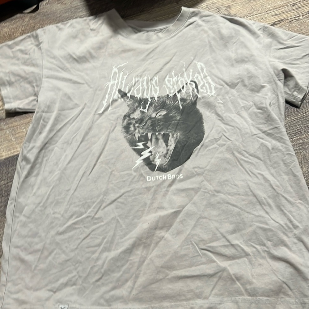 women’s medium dutch shirt